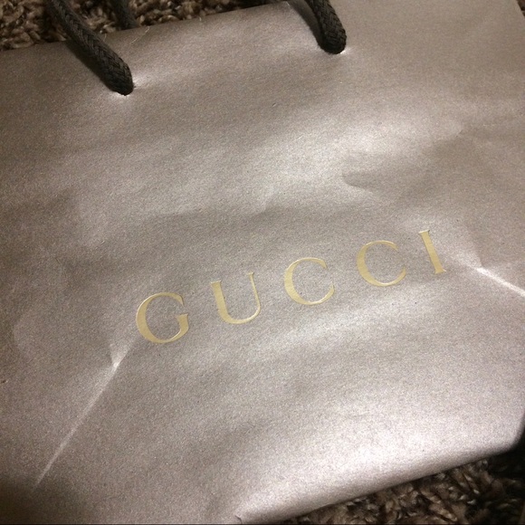♦️Two small Authentic Gucci shopping bags - Picture 2 of 4
